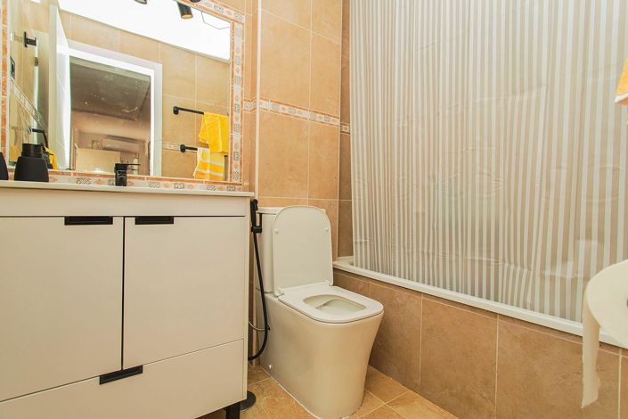 Image No.23-4 Bed Property for sale