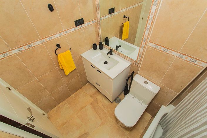 Image No.25-4 Bed Property for sale