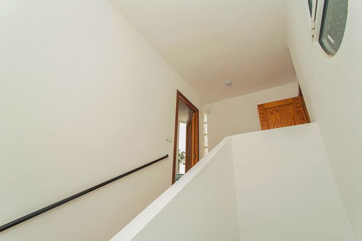 Image No.27-4 Bed Property for sale