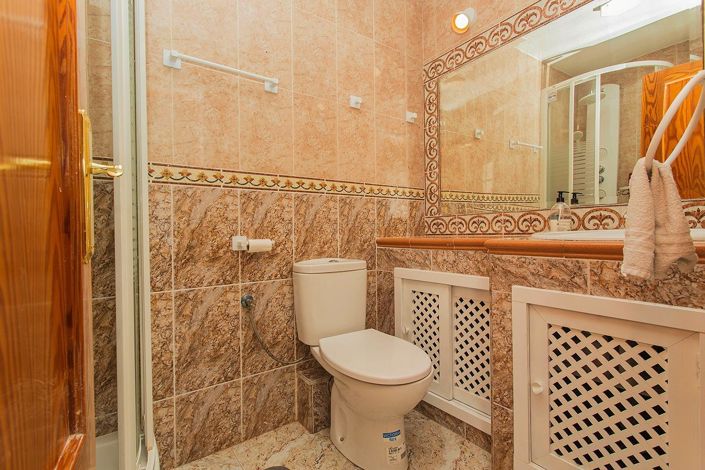 Image No.31-4 Bed Property for sale