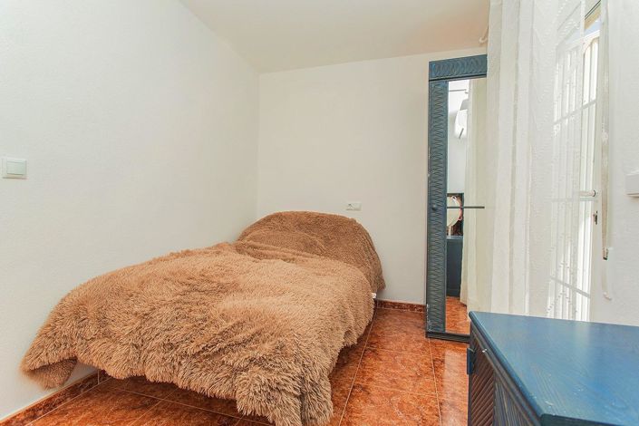 Image No.37-4 Bed Property for sale