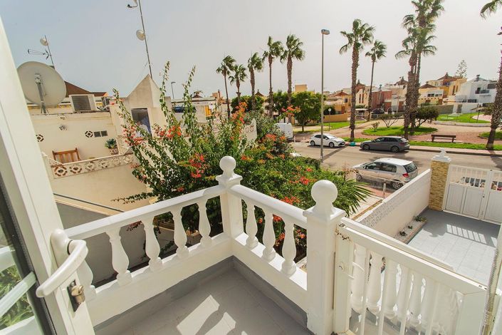 Image No.45-4 Bed Property for sale