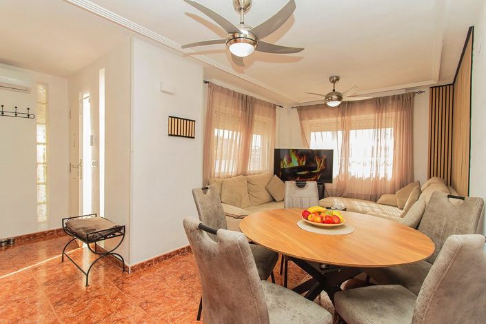 Image No.9-4 Bed Property for sale