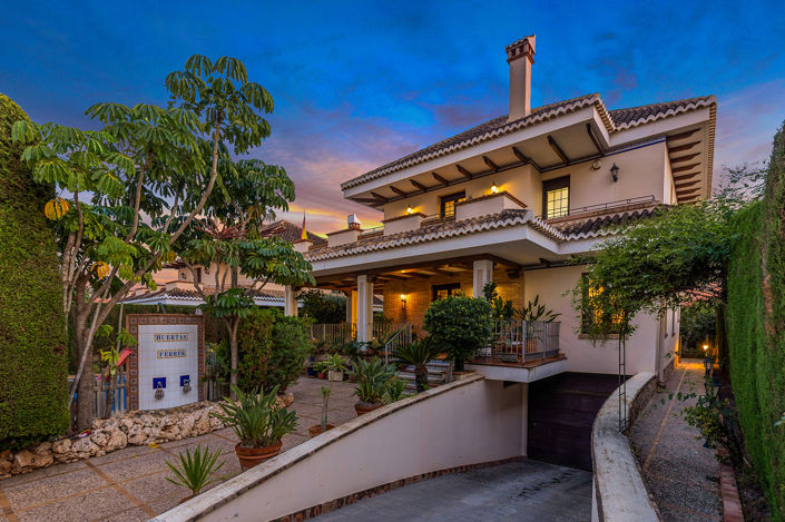 Image No.2-6 Bed Villa for sale