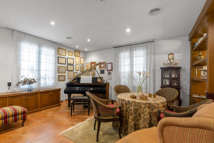 Image No.25-6 Bed Villa for sale