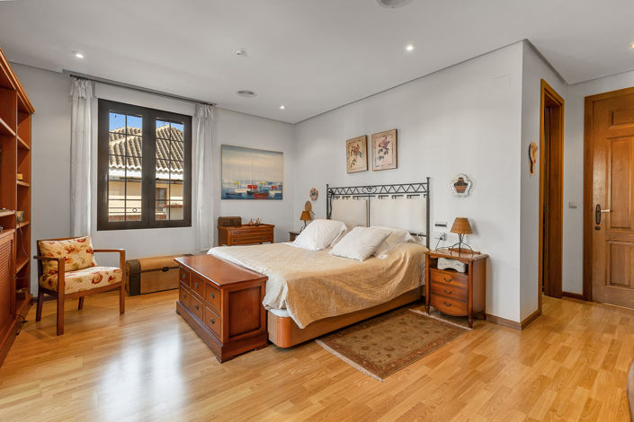 Image No.38-6 Bed Villa for sale