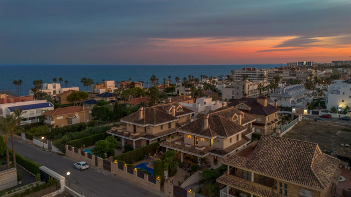 Image No.7-6 Bed Villa for sale