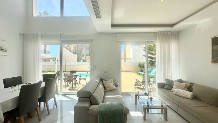 Image No.31-3 Bed Villa for sale