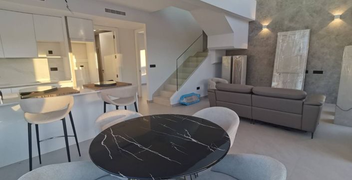 Image No.5-Villa de 5 chambres à vendre à Los Montesinos