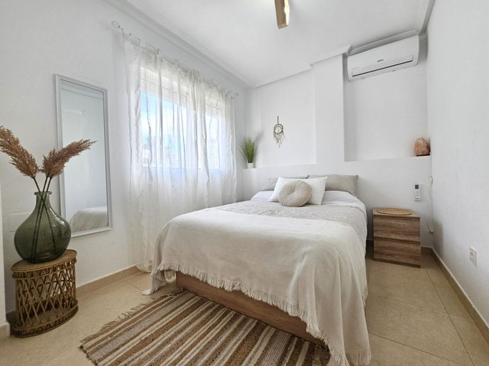 Image No.17-3 Bed Property for sale