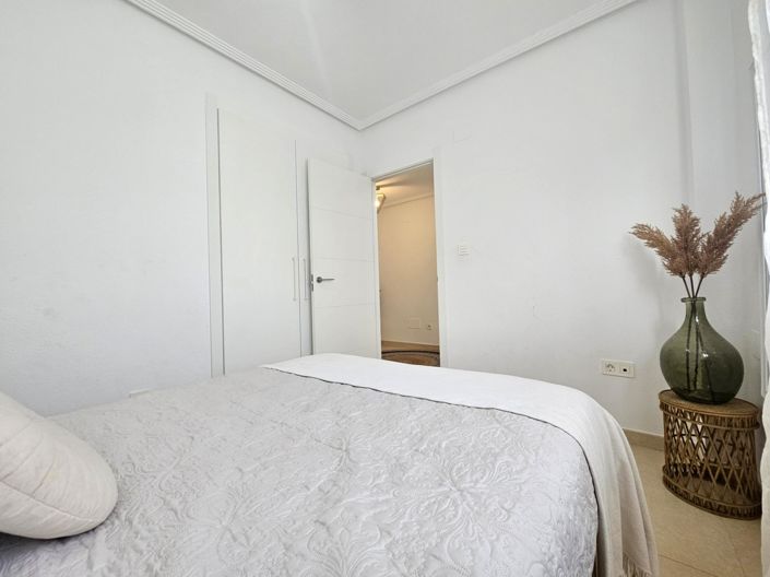 Image No.18-3 Bed Property for sale