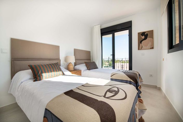 Image No.9-3 Bed Apartment for sale