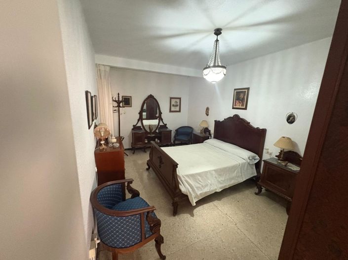 Image No.8-3 Bed Apartment for sale