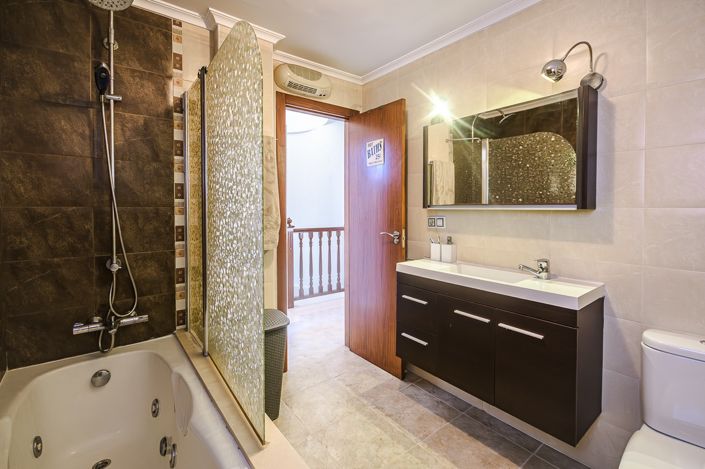 Image No.19-4 Bed Villa for sale