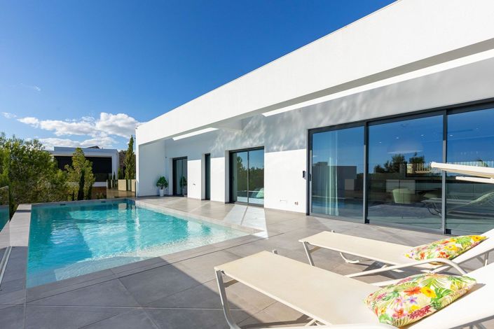 Image No.9-4 Bed Villa for sale