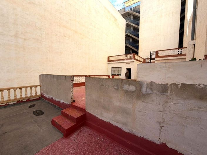 Image No.20-3 Bed Property for sale