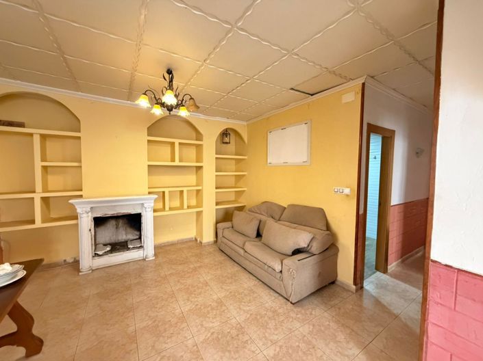 Image No.3-3 Bed Property for sale