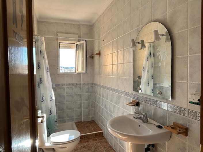 Image No.18-3 Bed Apartment for sale