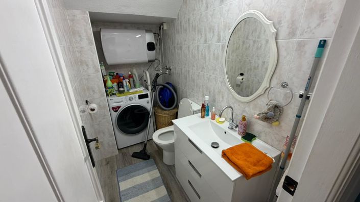 Image No.18-2 Bed Property for sale