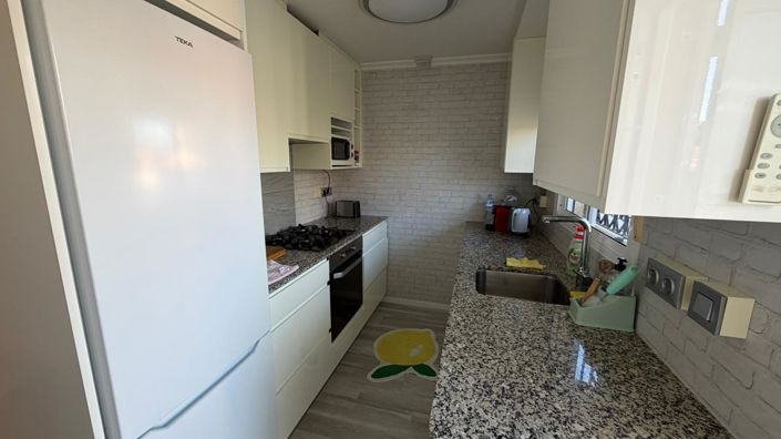 Image No.9-2 Bed Property for sale