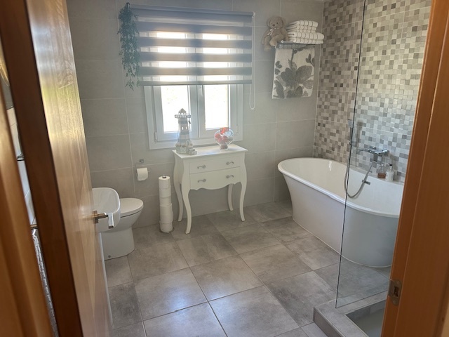 Image No.10-5 Bed Villa for sale