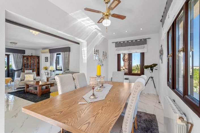 Image No.16-5 Bed Villa for sale