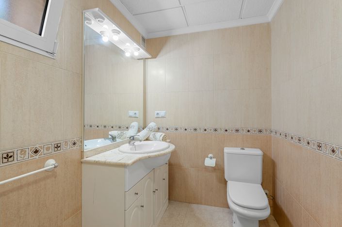 Image No.38-5 Bed Villa for sale