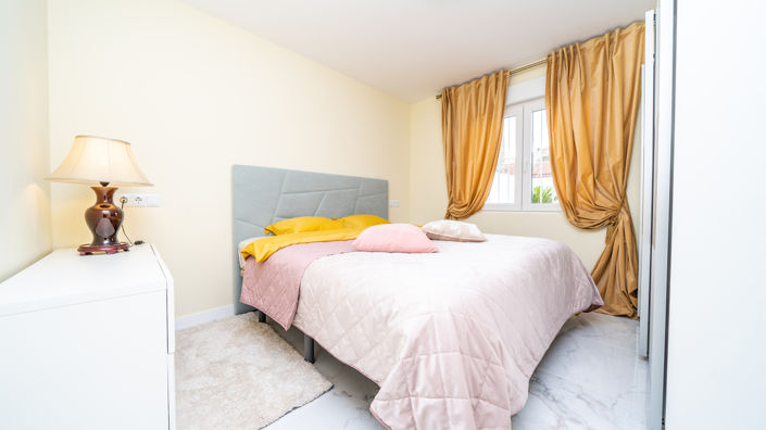 Image No.12-3 Bed Apartment for sale