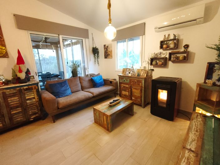 Image No.9-2 Bed Villa for sale