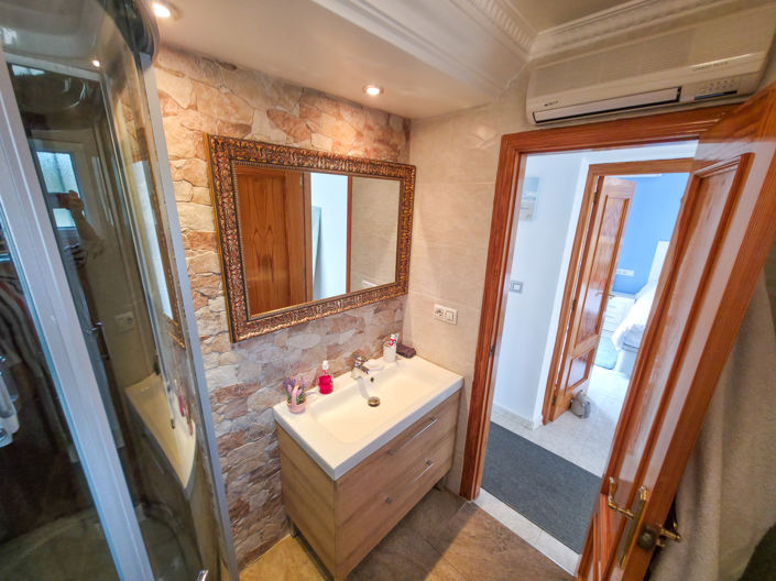 Image No.30-3 Bed Villa for sale