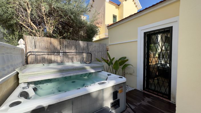 Image No.17-3 Bed Villa for sale