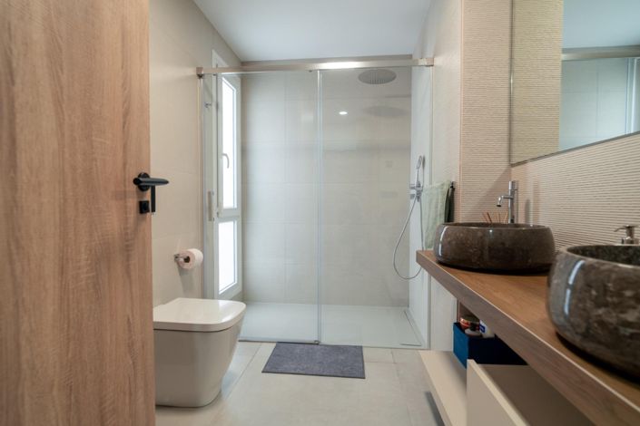 Image No.12-3 Bed Villa for sale