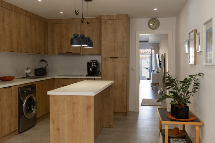 Image No.12-3 Bed Property for sale