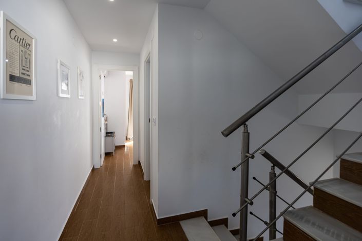 Image No.21-3 Bed Property for sale