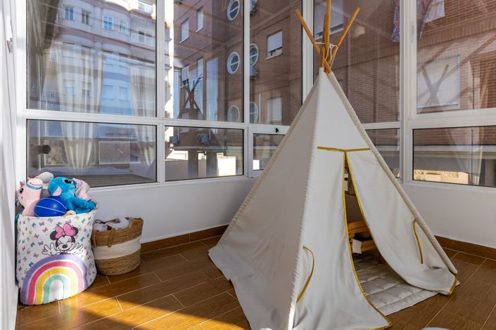 Image No.27-3 Bed Property for sale