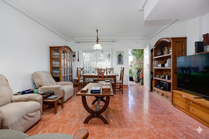 Image No.3-Villa de 4 chambres à vendre à Orihuela Costa