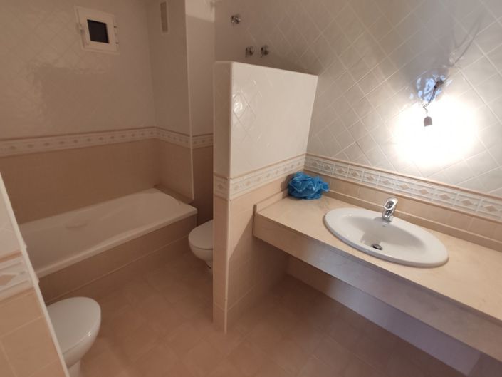 Image No.17-3 Bed Apartment for sale