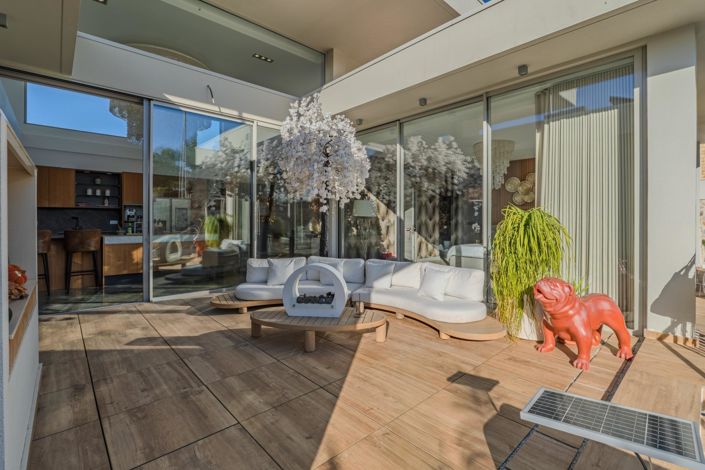 Image No.3-4 Bed Villa for sale