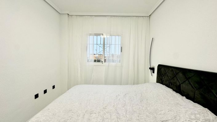 Image No.25-1 Bed Apartment for sale