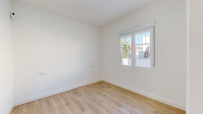 Image No.18-2 Bed Apartment for sale