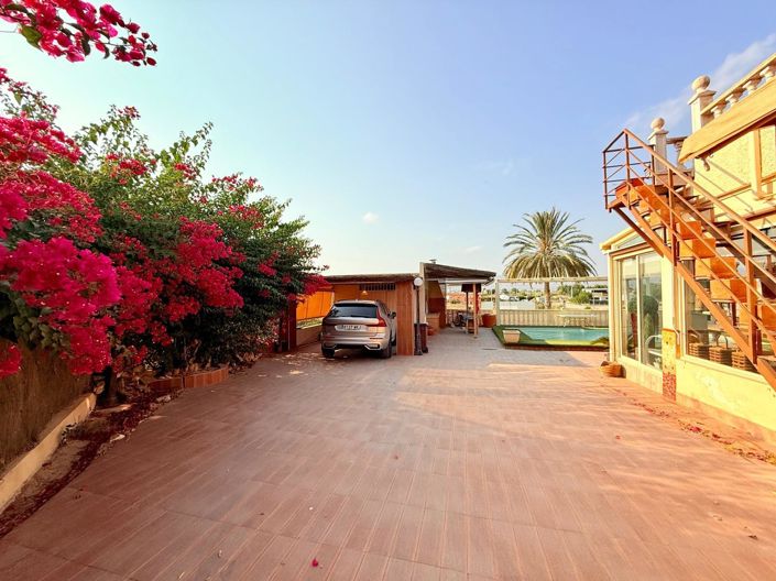 Image No.18-3 Bed Villa for sale