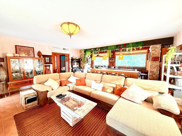 Image No.8-3 Bed Villa for sale