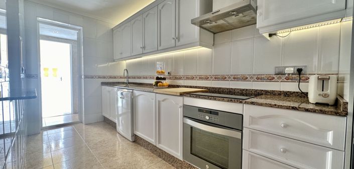 Image No.14-3 Bed Property for sale