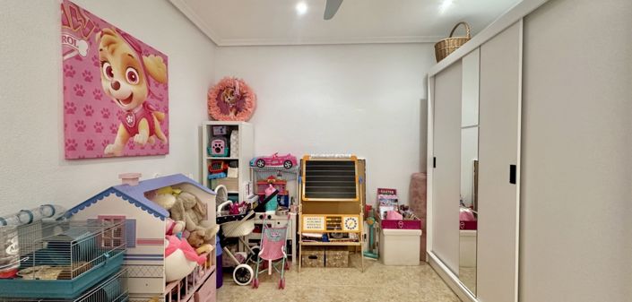 Image No.23-3 Bed Property for sale