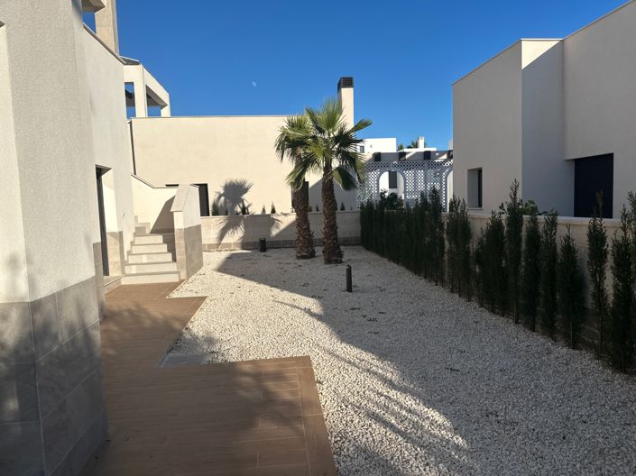 Image No.18-3 Bed Villa for sale