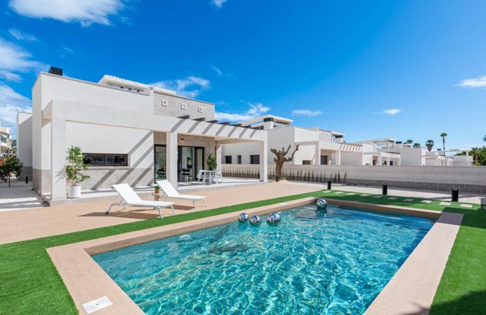 Image No.2-3 Bed Villa for sale