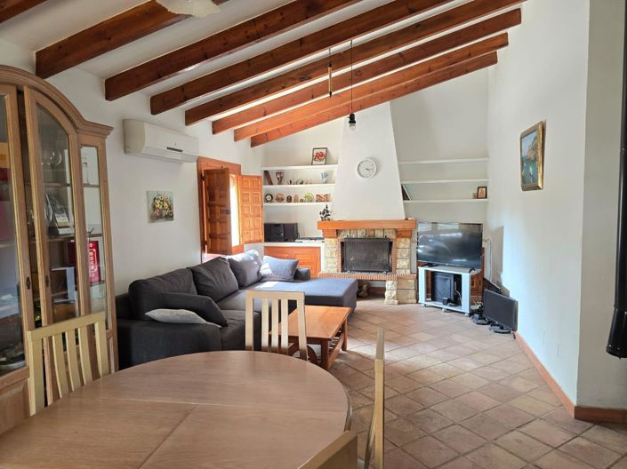 Image No.2-4 Bed Villa for sale