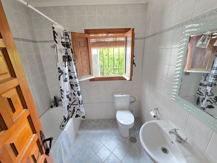 Image No.8-4 Bed Villa for sale