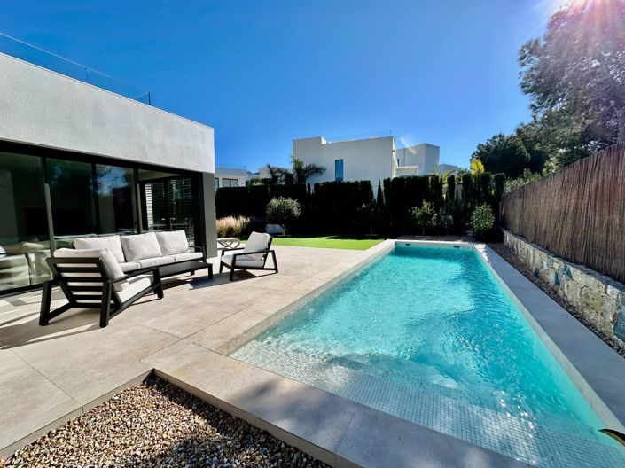 Image No.2-3 Bed Villa for sale