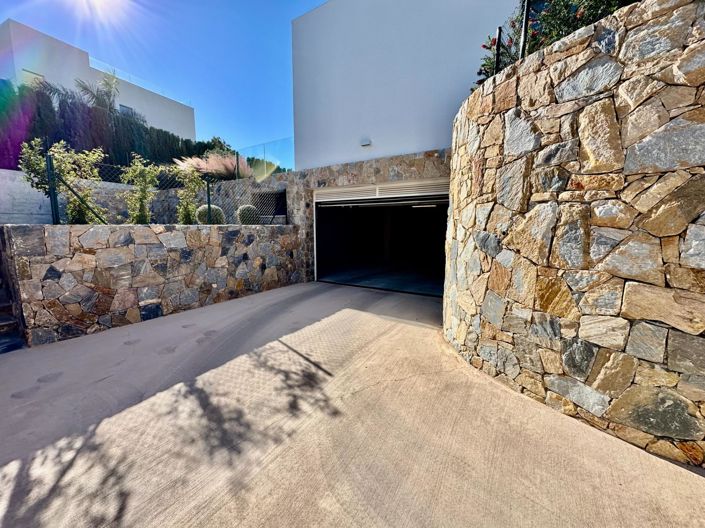 Image No.3-3 Bed Villa for sale